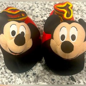 Disney Junior- Mickey Mouse slippers. Size 9/10 toddler